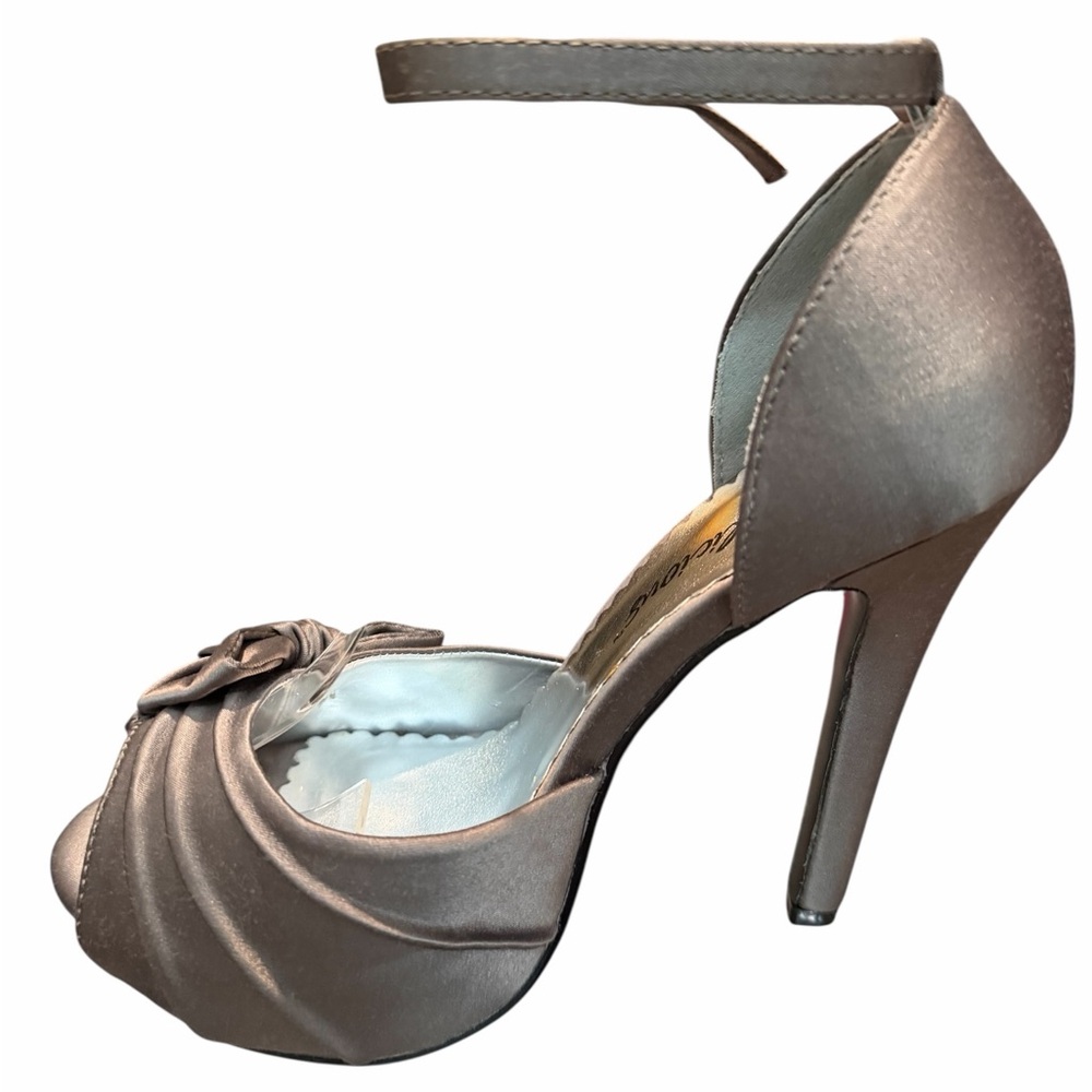 Fabulicious Satin Heels